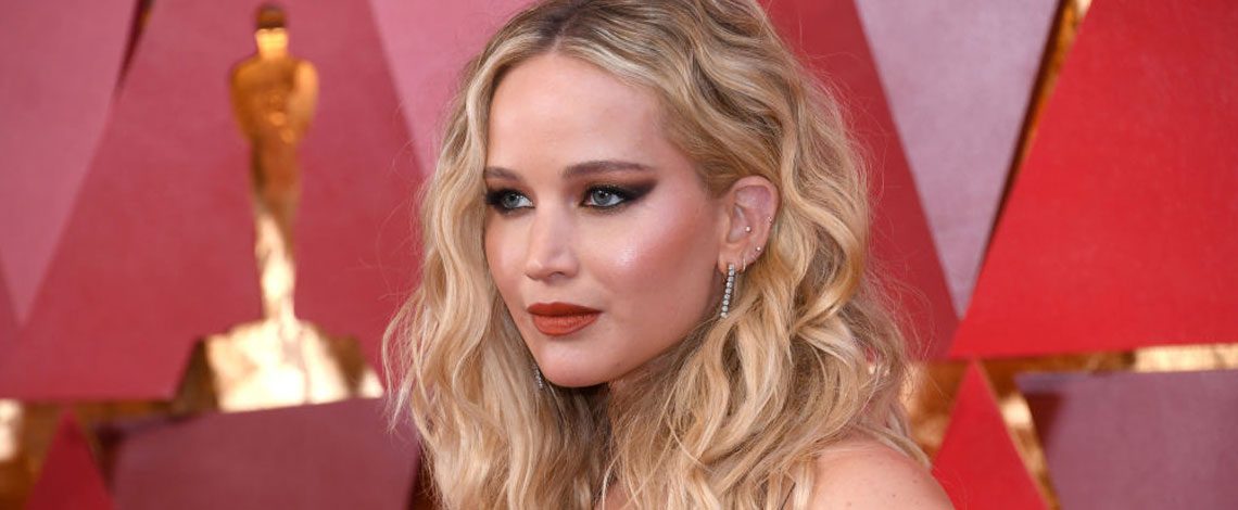 Aprenda a fazer a maquiagem usada pela atriz Jennifer Lawrence no Oscar 2018