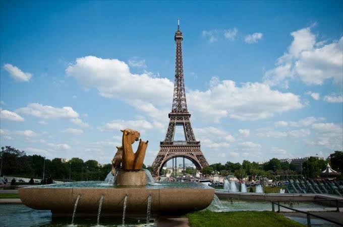 “A vida é Paris! Paris é vida!”