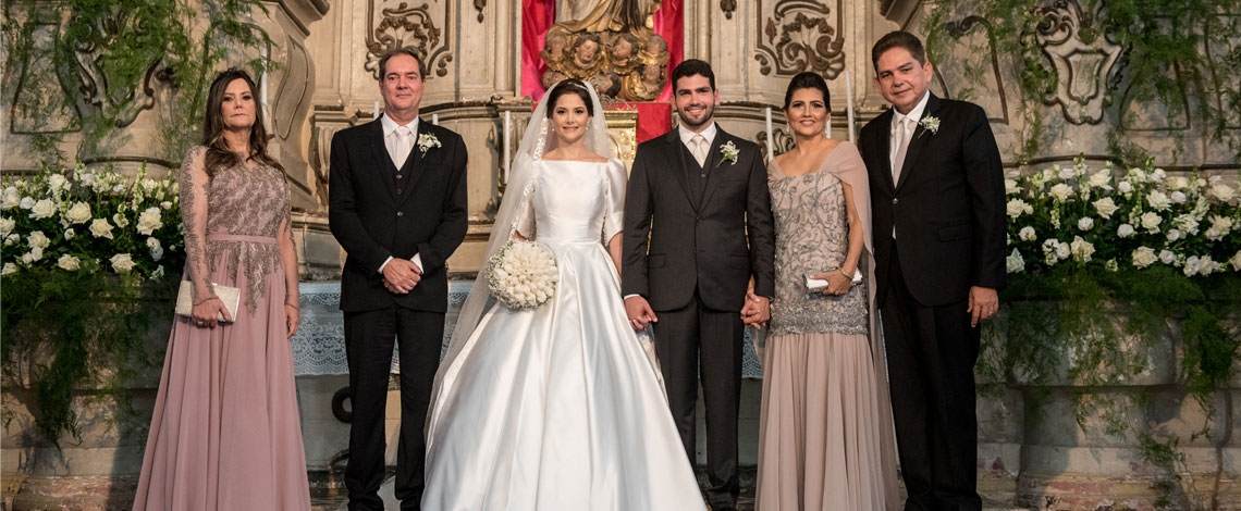 Luciana e Amauri se casam e recepcionam convidados com festa na Pink Elephant