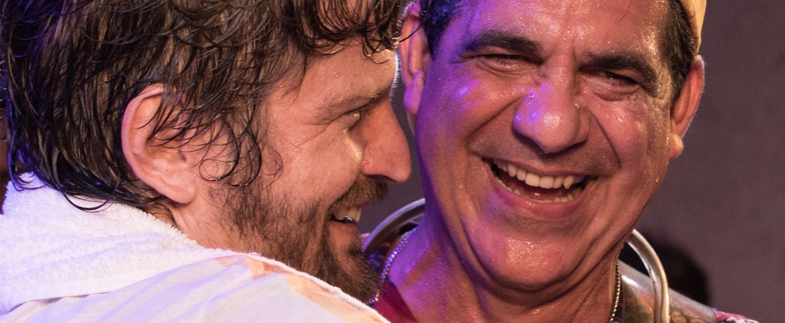 Lovina antecipa o verão e recebe show com Saulo e Durval, em setembro