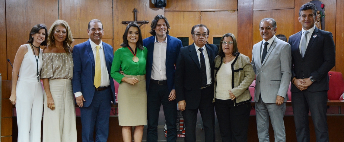 Jornalista Larissa Pereira recebe Medalha Cidade de João Pessoa