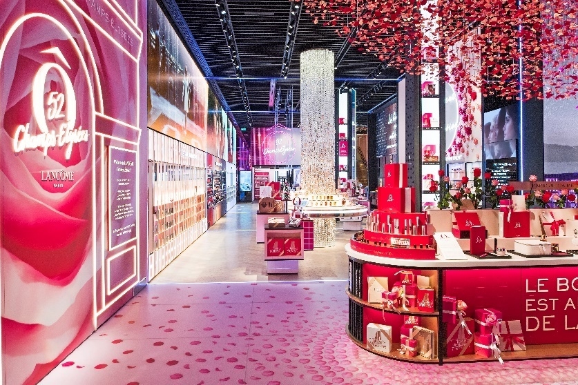 Lancôme inaugura primeira flagship na Champs-Élyseés, em Paris