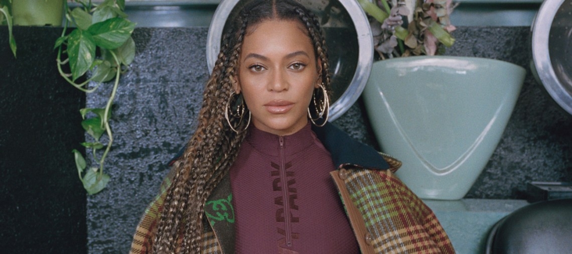 De surpresa, Beyoncé divulga seu novo single “Black Parade” que celebra cultura negra