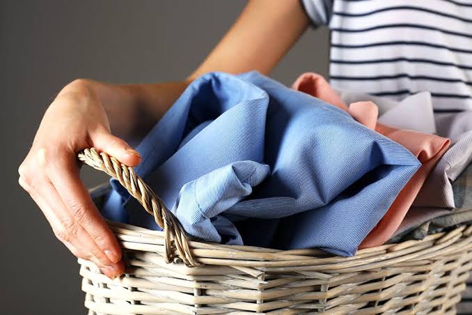 Cesto cheio? Chuva lá fora?