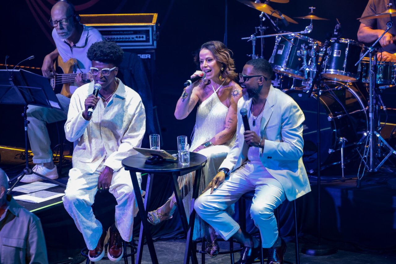 Sambabook Beth Carvalho no Teatro Pedra do Reino