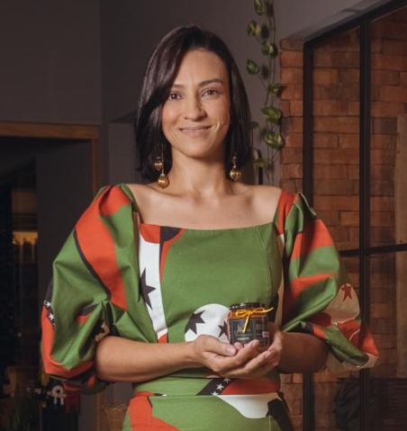 Conheça a trajetória de Aluska Oliveira