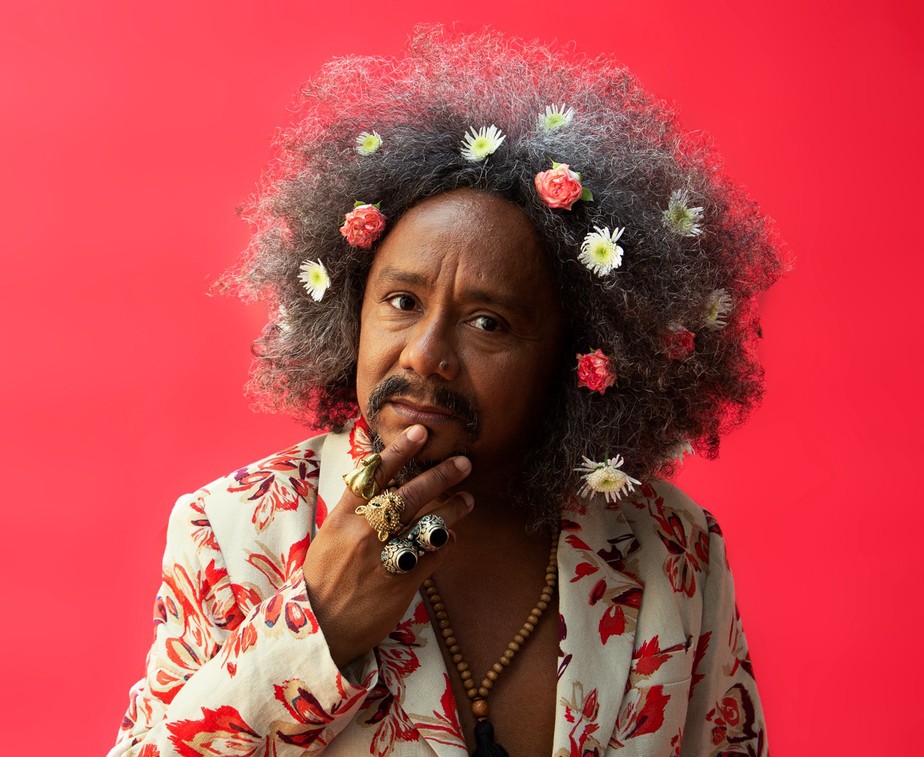 Chico César comemora 30 anos de “Aos Vivos”