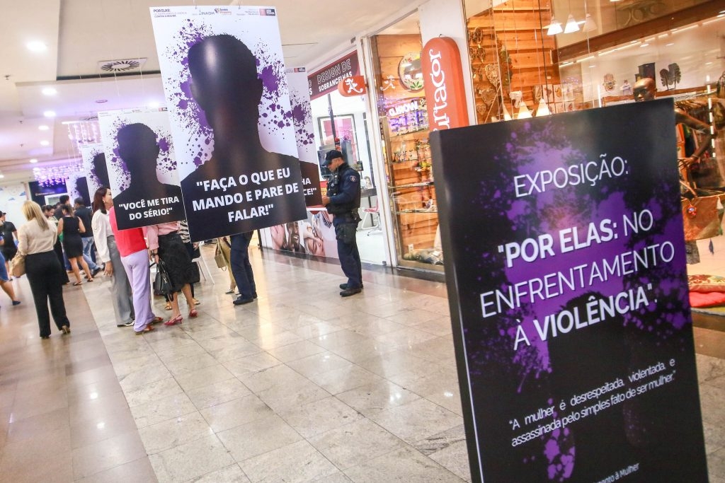 II Exposição ‘Por Elas: No Enfrentamento à Violência’