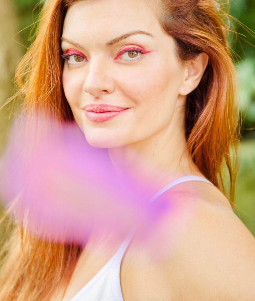 Novo show  de Mayana Neiva estreia em João Pessoa