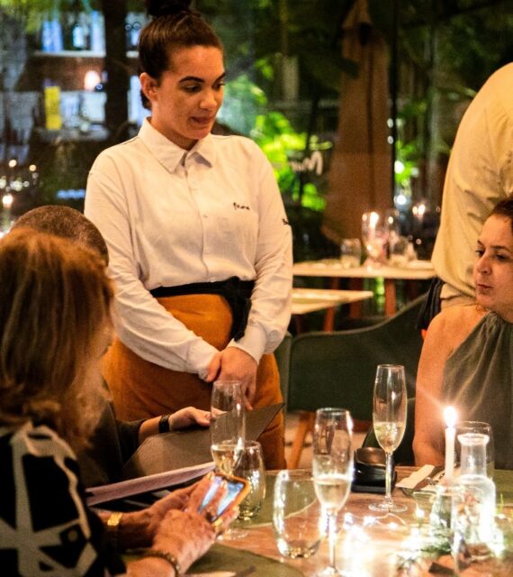 Programação de final de ano no Moman Restaurante