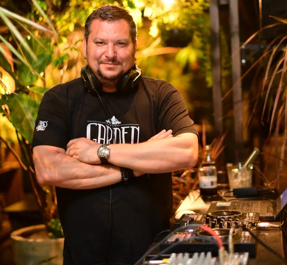 DJ Claudinho celebra nova idade