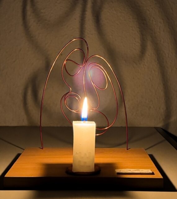 Parceria transforma presente de Natal em objeto de arte e fé