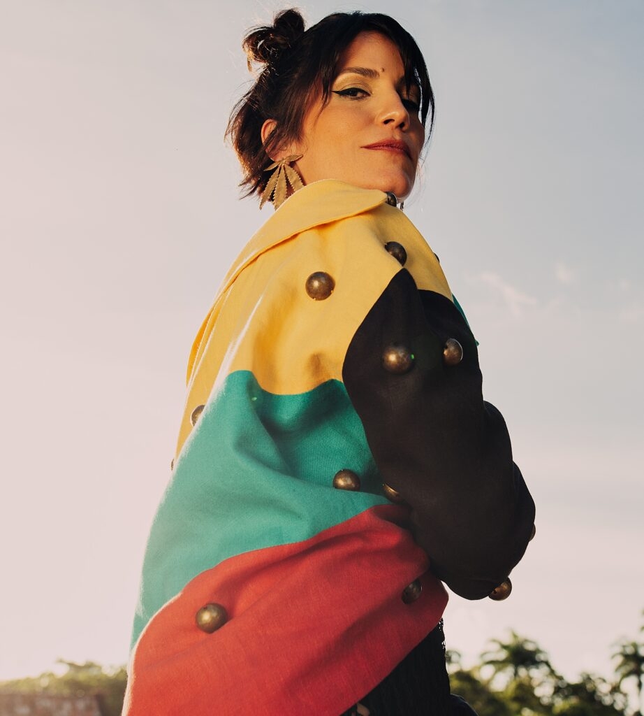 Vila do Porto recebe a cantora pernambucana RoB Love