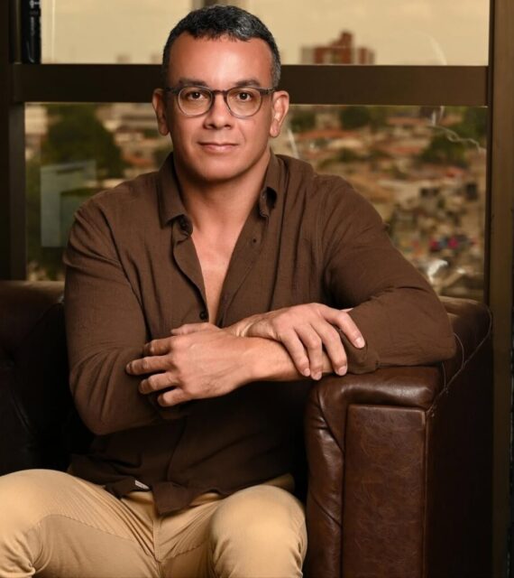 Assustado de Ruth Avelino de março