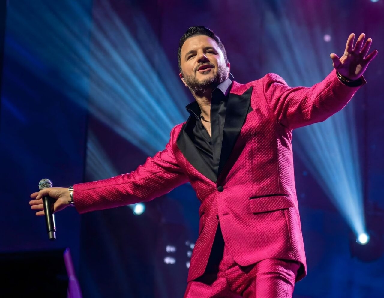 Maurício Manieri celebra sua história