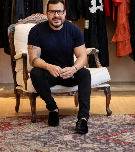 Ele vai brindar nova idade!