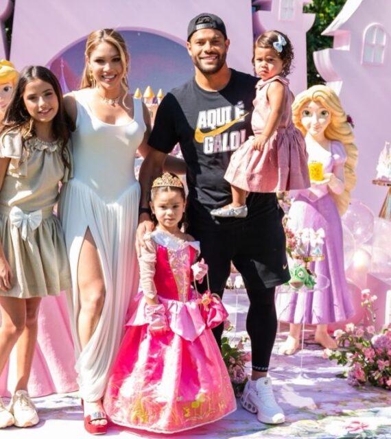Zaya faz 4 anos e ganha festa de princesa