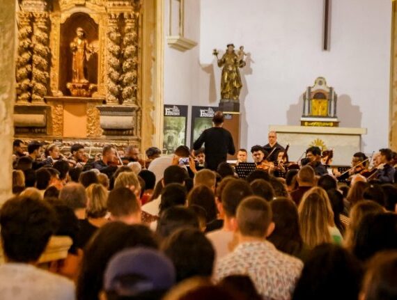 Hoje: Orquestra Sinfônica Municipal apresenta obras de Mozart e Debussy