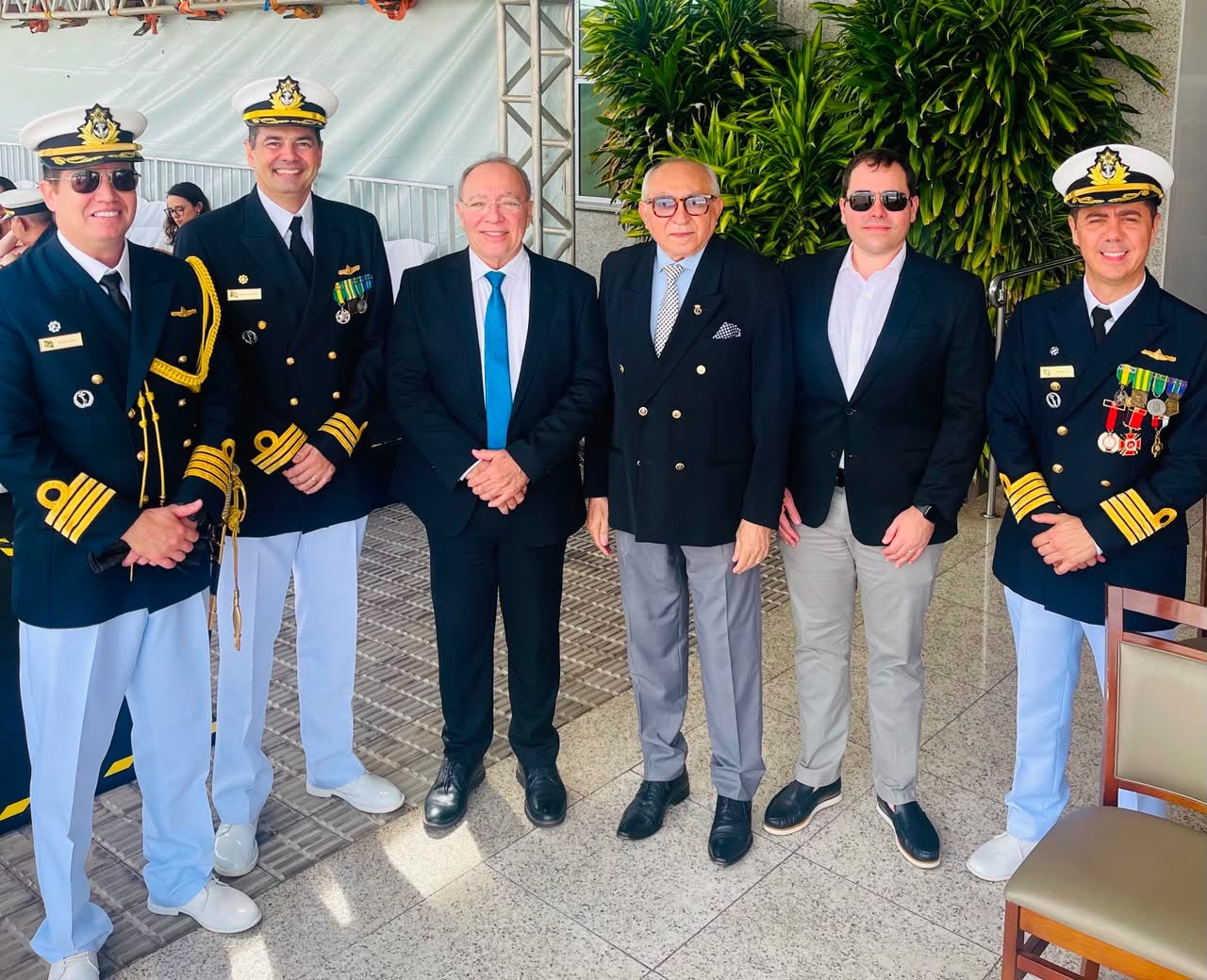 Medalha da Ordem do Mérito Naval para José William Montenegro