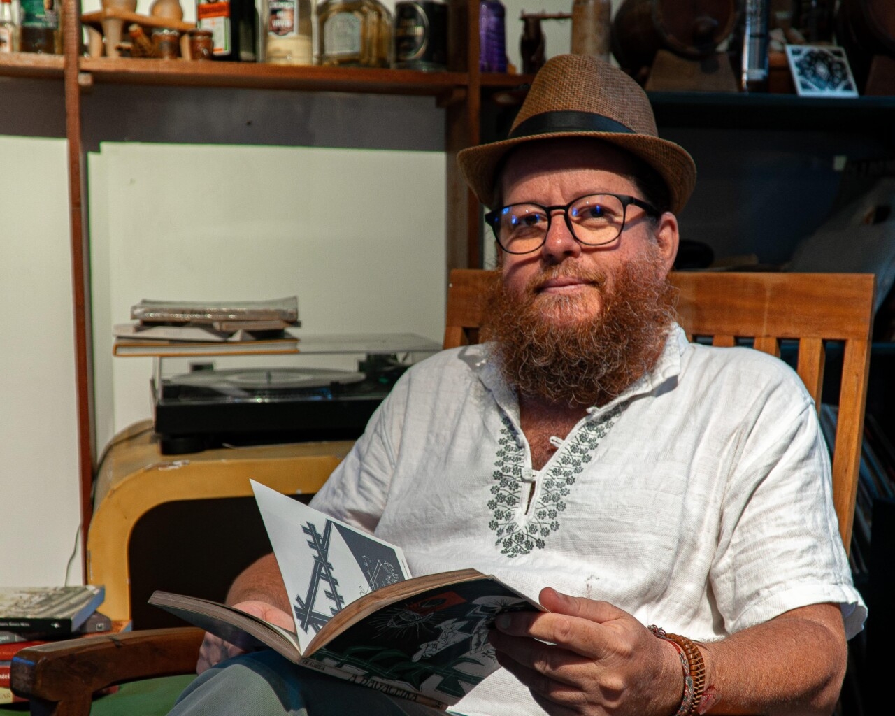 Hoje: lançamento do livro “Antropologia da Cachaça