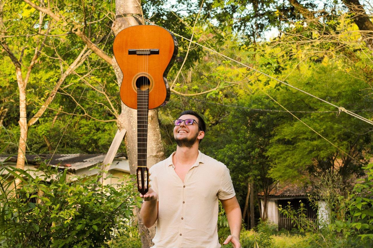 Lucas Gaião apresenta “Equilibrista de Seis de Cordas”
