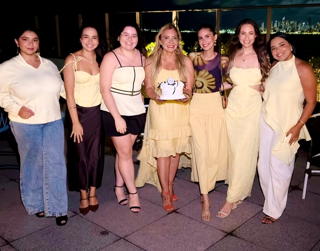 Viváss celebra nove anos no SEA Rooftop