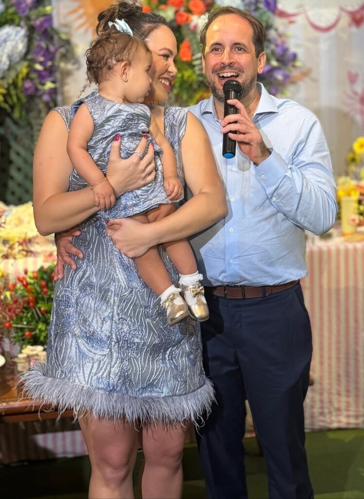 1⁰ aninho de Antonella Vasconcelos